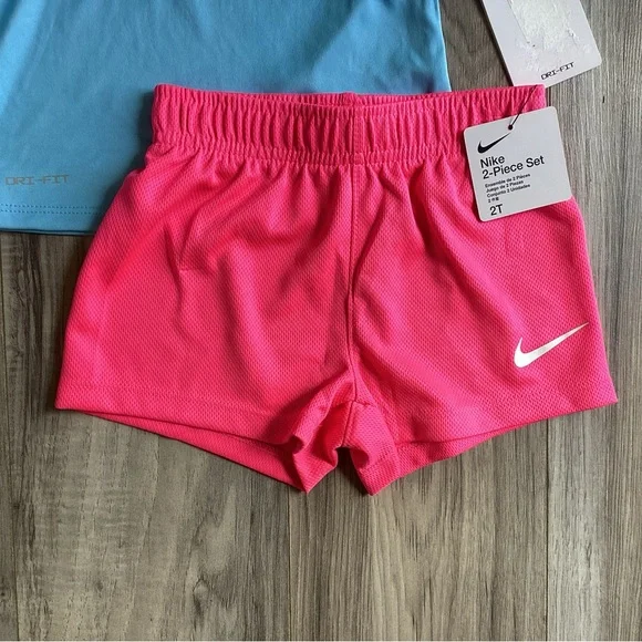 Nike toddler girls tee & shorts outfit size 2T(NWT) ~PRICE IS FIRM, NO OFFERS~ - Picture 2 of 4